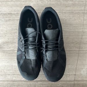 ON CLOUD BLACK SNEAKERS - NEVER WORN - SIZE 13